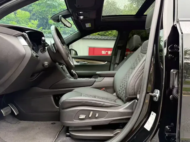 Cadillac XT6 — Фото автомобиля 4