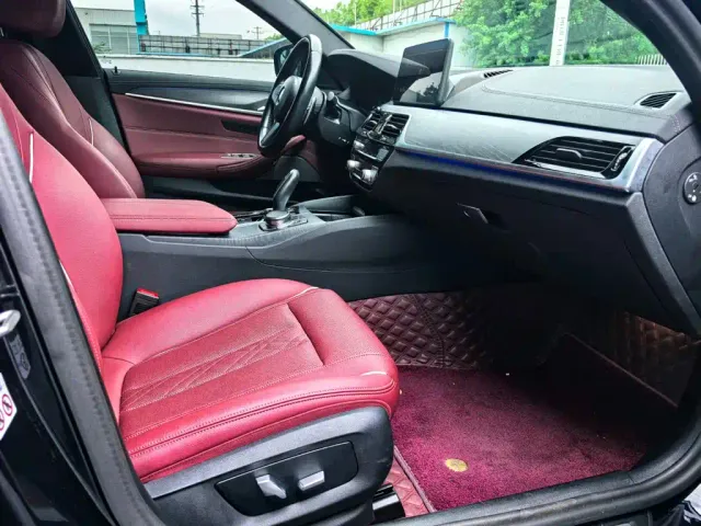BMW 5 Series — Фото автомобиля 9