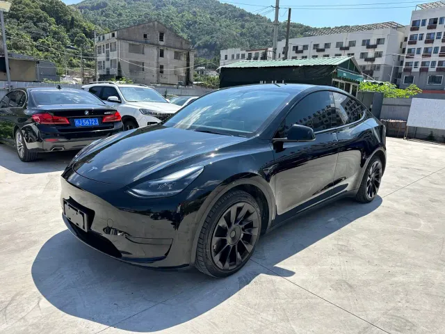 Фотография автомобиля — Tesla Model Y
