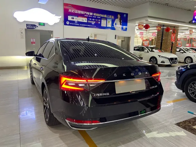 Skoda Superb — Фото автомобиля 4