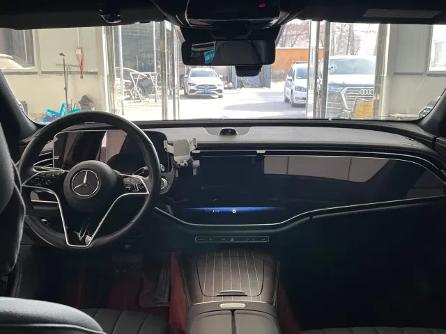 Mercedes-Benz E-Class — Фото автомобиля 7