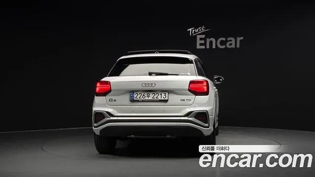 Фотография автомобиля — Audi Q2