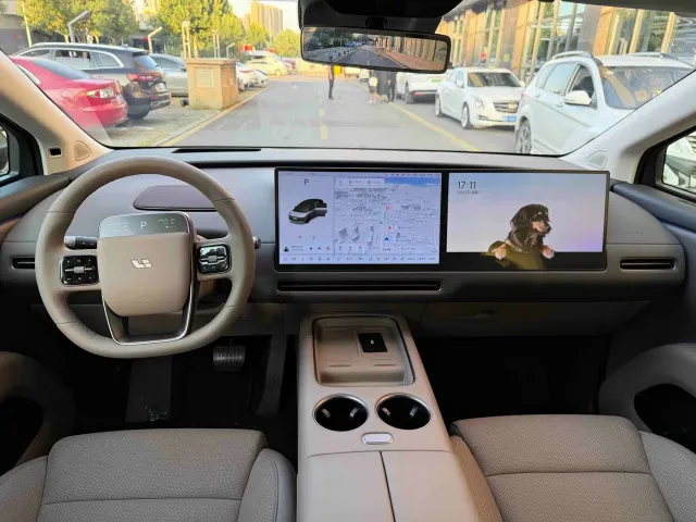 Li Auto Li i8 2025 Standard Edition — Фото автомобиля 7