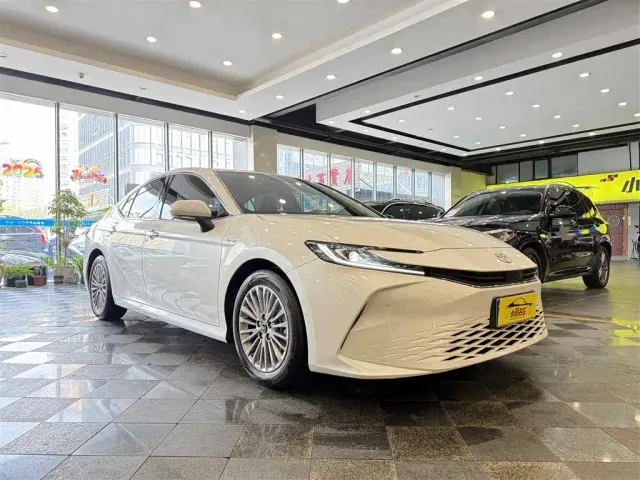 Toyota Camry — Фото автомобиля 3