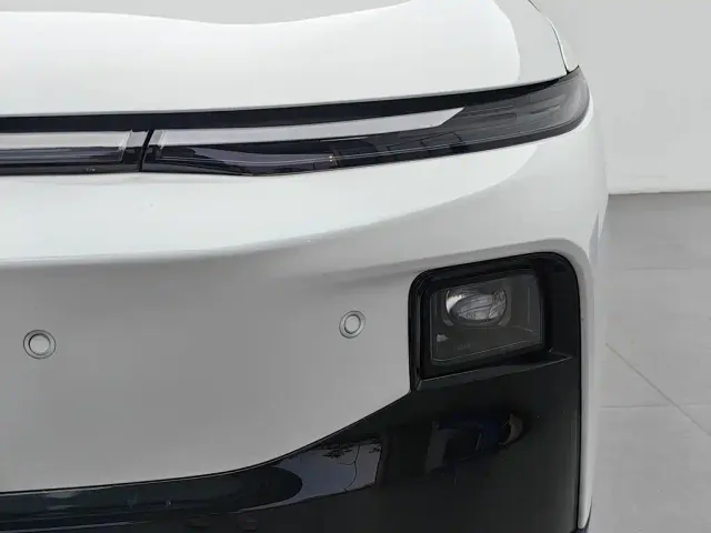 Leapmotor B01 — Фото автомобиля 7