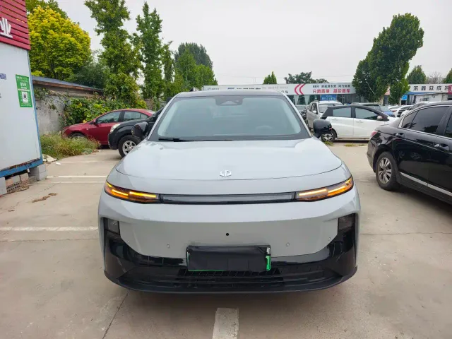 Leapmotor B10 — Фото автомобиля 2