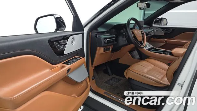 Lincoln Aviator 2nd Gen — Фото автомобиля 10