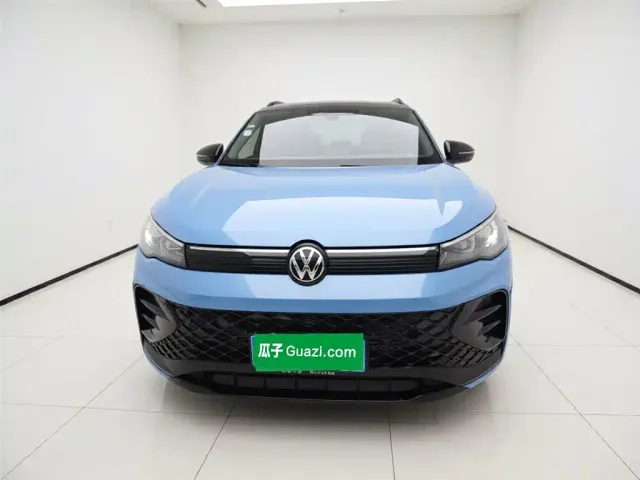 Volkswagen Tiguan L — Фото автомобиля 2