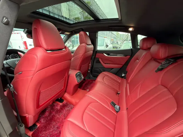 Maserati Levante — Фото автомобиля 8