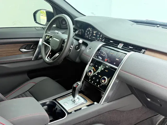 Land Rover Discovery Sport — Фото автомобиля 15