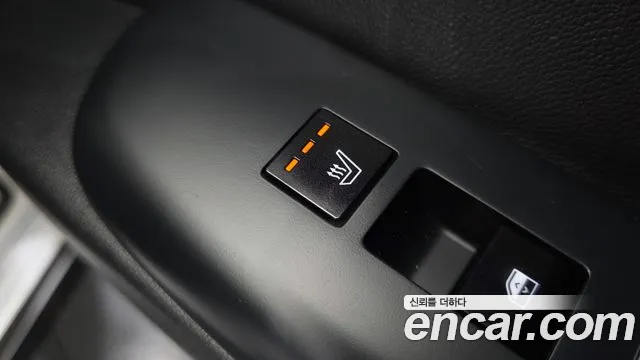 Hyundai Grandeur Grandeur (GN7) 2.5 Бензин 2WD — Фото автомобиля 19