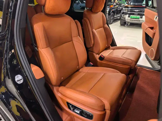 Li Auto L9 — Фото автомобиля 10