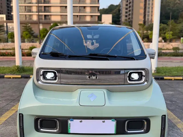 Baojun KiWi EV — Фото автомобиля 2