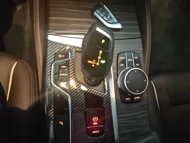 BMW 5 Series — Фото автомобиля 13