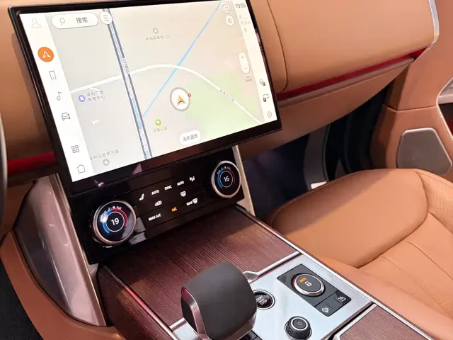 Land Rover Range Rover — Фото автомобиля 11