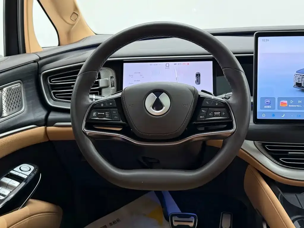 Denza Denza D9 2025 Model DM-i Smart Drive Edition 1020 AWD Flagship — Фото автомобиля 14