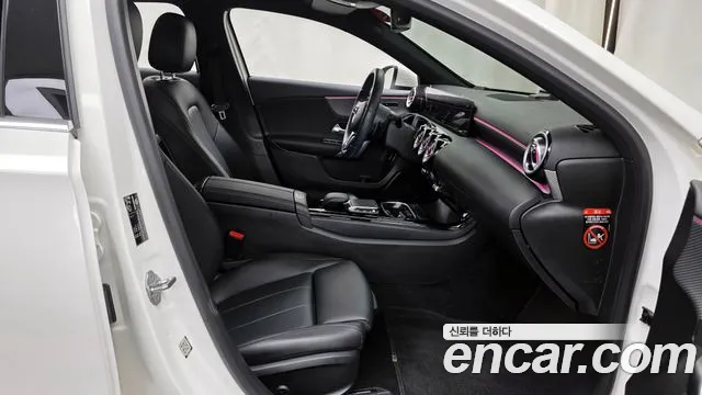 Mercedes-Benz A-Class — Фото автомобиля 11