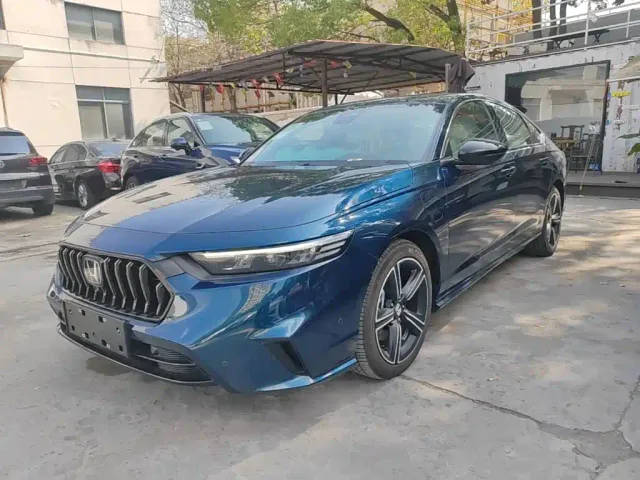 Фотография автомобиля — Honda Inspire Hybrid
