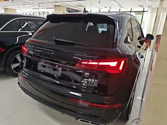 Audi Q5L — Фото автомобиля 6