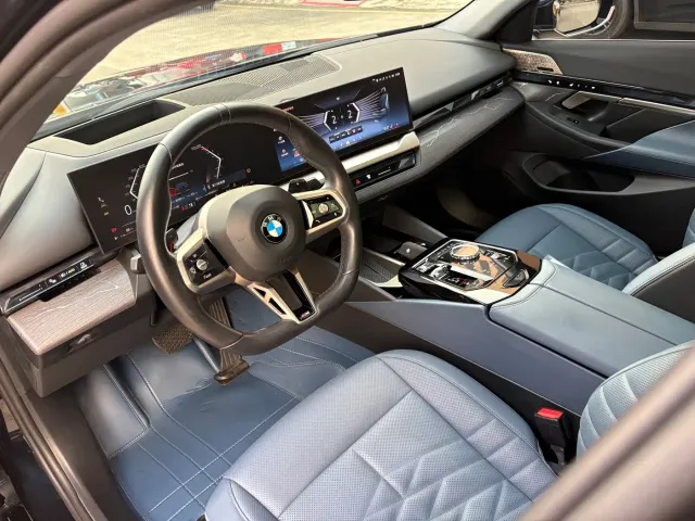 BMW 5 Series — Фото автомобиля 5