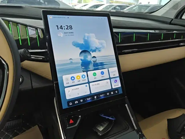 Geely Boyue L — Фото автомобиля 12