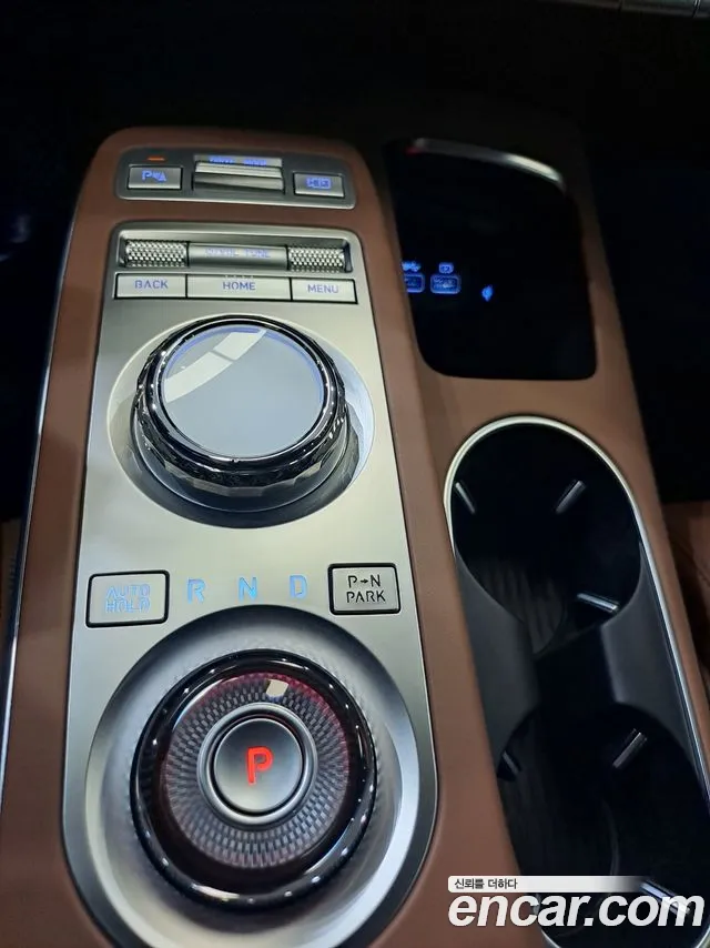 Genesis GV70 — Фото автомобиля 15