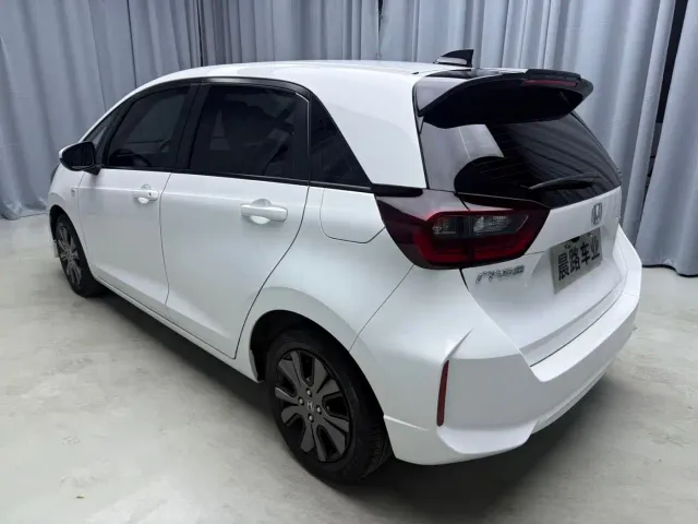 Honda Fit — Фото автомобиля 4