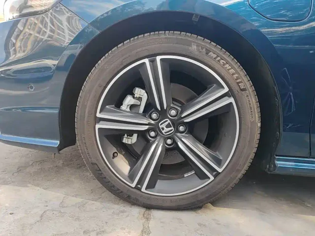 Honda Inspire Hybrid — Фото автомобиля 22