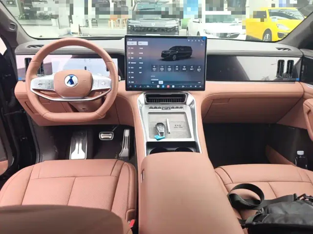 Denza Denza N8L 2025 Standard — Фото автомобиля 13