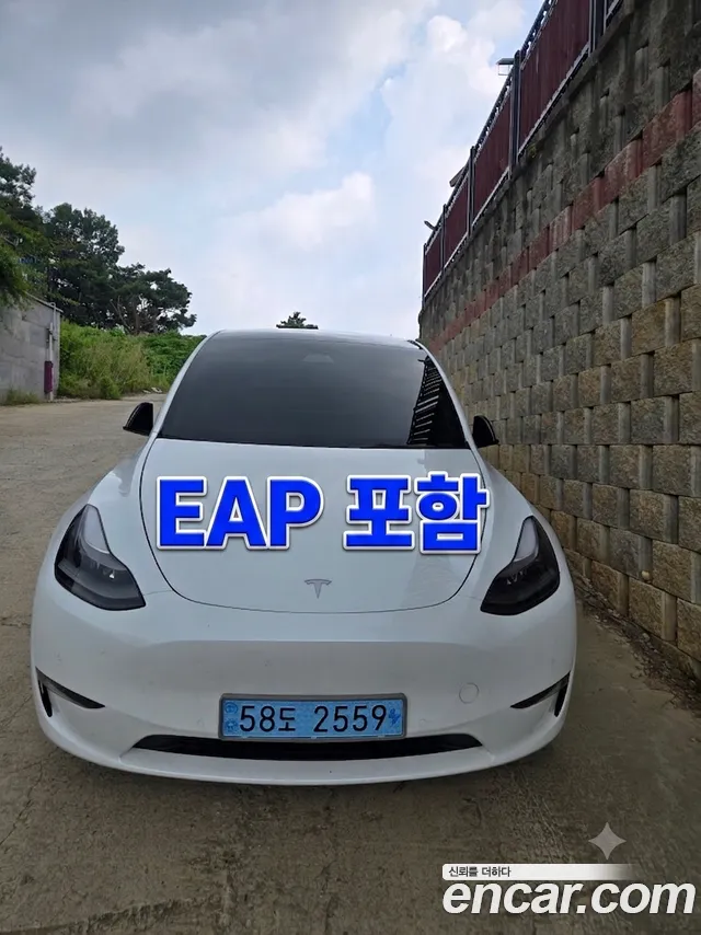 Фотография автомобиля — Tesla Model Y