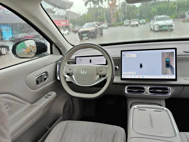 Leapmotor B10 — Фото автомобиля 23