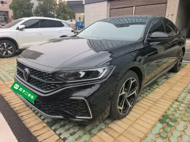 Фотография автомобиля — Volkswagen Passat