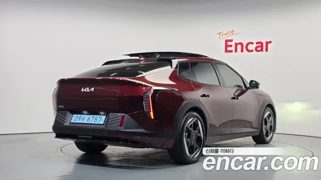 Kia EV4 — Фото автомобиля 2