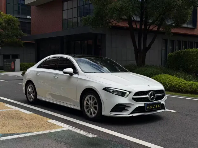 Mercedes-Benz A-Class — Фото автомобиля 3