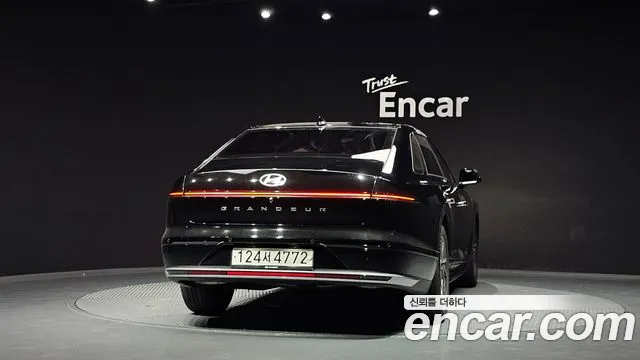 Hyundai Grandeur Grandeur (GN7) 2.5 Бензин 2WD — Фото автомобиля 4