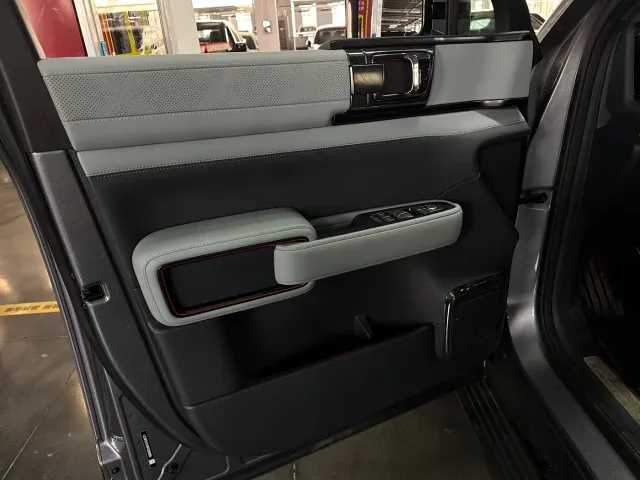 BYD FangChengBao Leopard 5 — Фото автомобиля 4