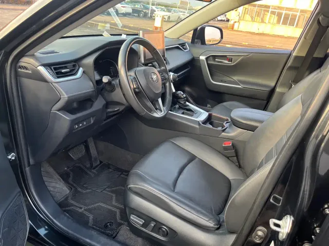 Toyota RAV4 — Фото автомобиля 16