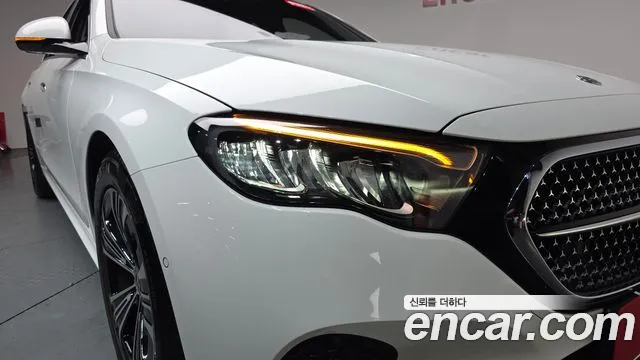 Mercedes-Benz E-Class — Фото автомобиля 20