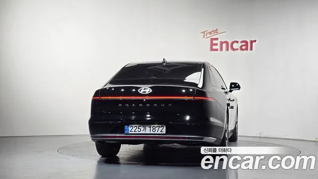 Hyundai Grandeur GN7 — Фото автомобиля 4