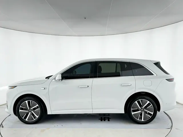 Li Auto L6 — Фото автомобиля 5