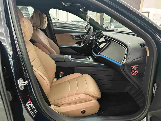 Mercedes-Benz E-Class — Фото автомобиля 17