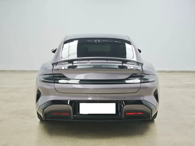 Xiaomi SU7 — Фото автомобиля 5