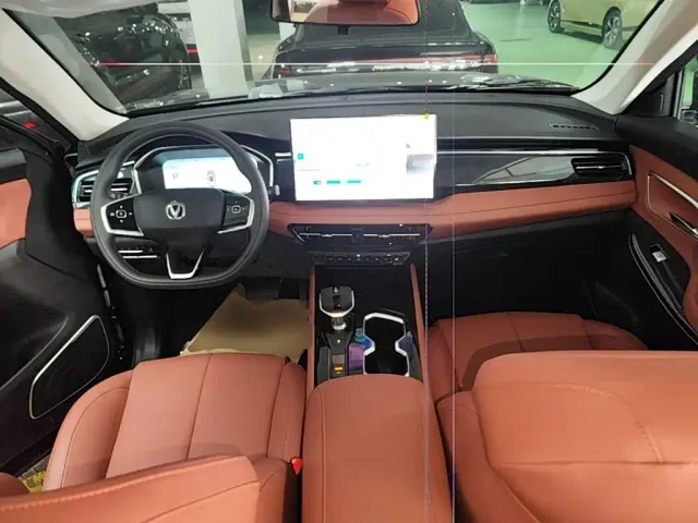 Changan CS75 — Фото автомобиля 13