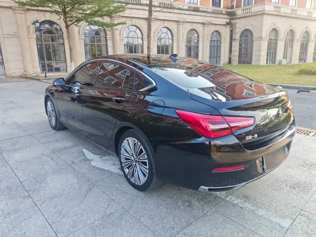 Hongqi H5 — Фото автомобиля 16