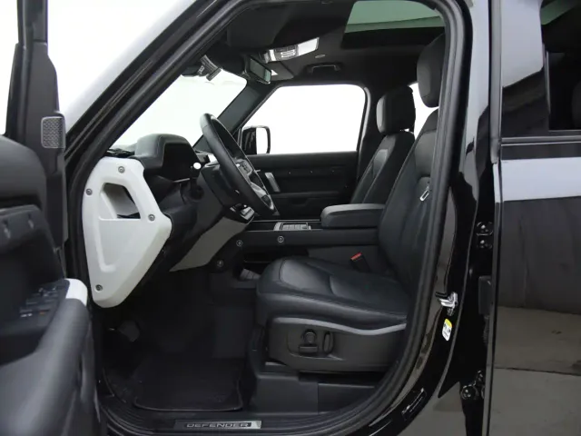 Land Rover Defender — Фото автомобиля 10