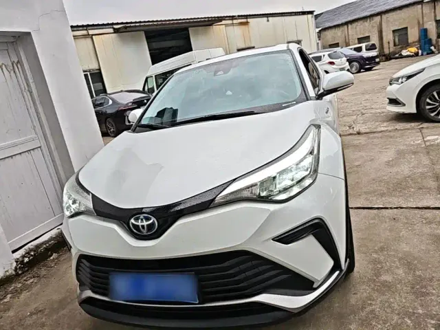 Toyota IZOA — Фото автомобиля 2
