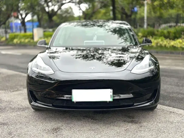 Фотография автомобиля — Tesla Model 3