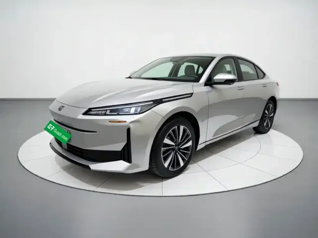 Фотография автомобиля — Changan Qiyuan A05