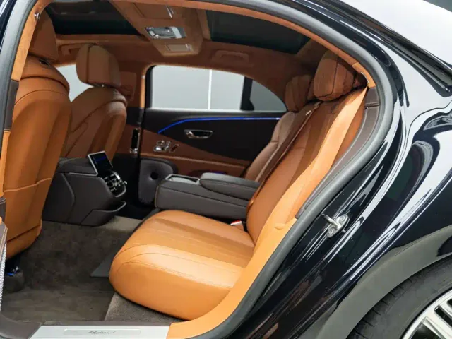 Bentley Flying Spur — Фото автомобиля 14