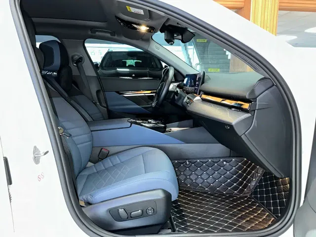 BMW i5 — Фото автомобиля 9